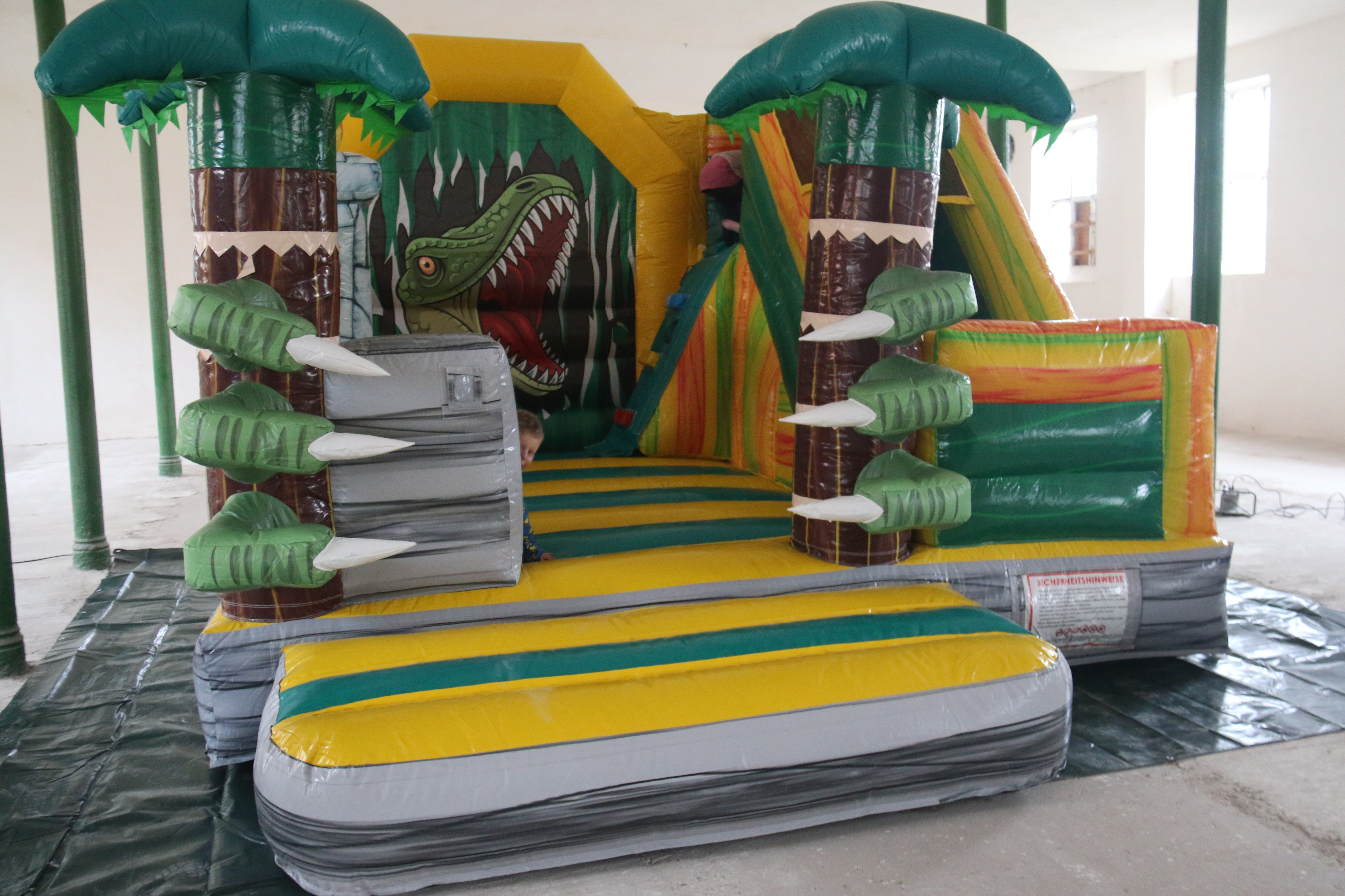 Hüpfburg T-Rex mit Rutsche